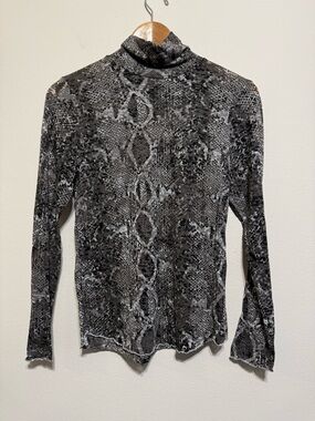 LNA Mock Neck Snakeskin Lightweight Long Sleeve Top Womens S